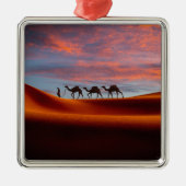 砂漠 |砂丘の人とラクダ メタルオーナメント (正面)