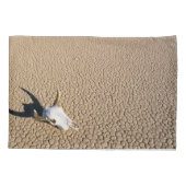 砂漠 |砂漠の地に牛のスカル 枕カバー (裏面)