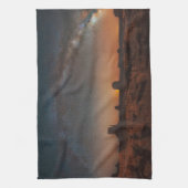 砂漠 |砂漠の風景を越えた星空 キッチンタオル (縦)