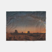 砂漠 |砂漠の風景を越えた星空 フリースブランケット (正面(横))