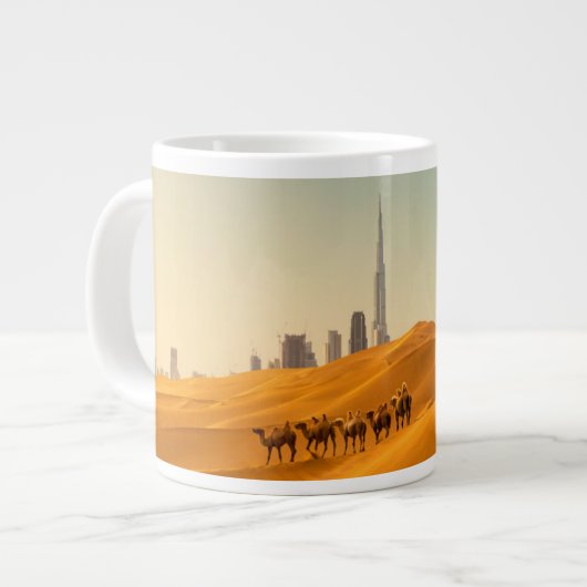 砂漠 | Dubai's Skyline View with Camels ジャンボコーヒーマグカップ (正面左)