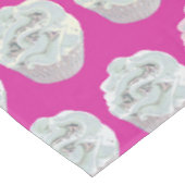 砂糖の霜の入ったカップケーキ テーブルクロス (アングル)