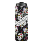 砂糖スカルと渦巻きバラブラックID725 タンブラー (正面)