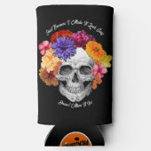 砂糖スカルアートコラージュカラフルフラワーオンブラック スリム缶クーラー (裏面)