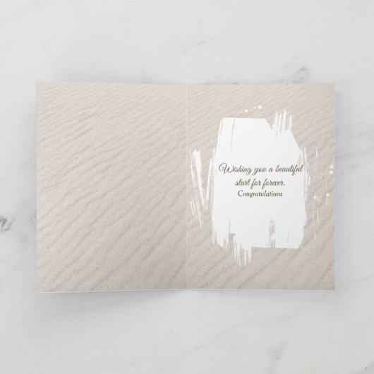 砂結婚中のビーチハートでサーフィンと名前 カード (内部)