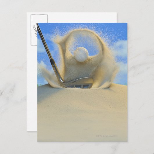 砂2からゴルフボールを打ち出すサンドウェッジ ポストカード (正面/裏面)