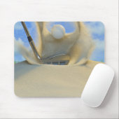 砂2からゴルフボールを打ち出すサンドウェッジ マウスパッド (マウス)