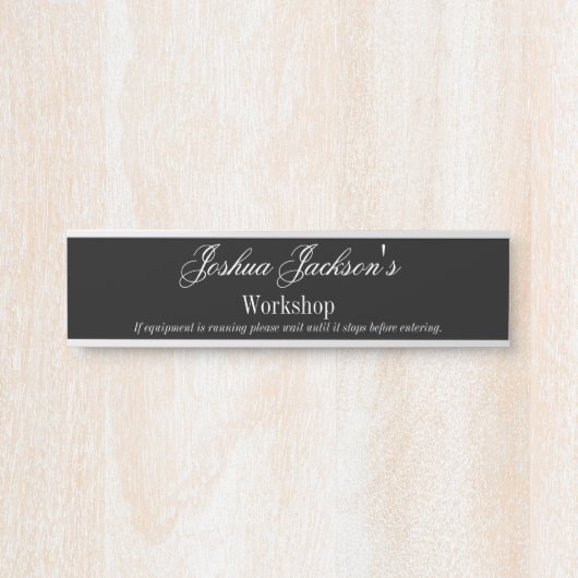 研修会のぶら下がったな名札のネームプレートのドアの印 サインプレート (正面)