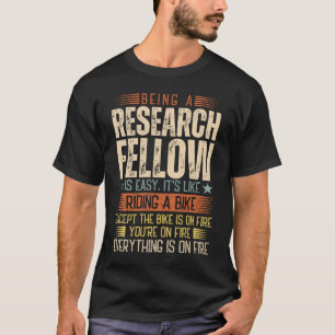 研究員であることは簡単 Tシャツ