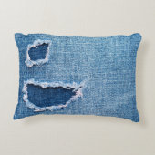 破れたデニム生地のテクスチャ、青い色合い。 アクセントクッション (裏面)