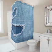破れたデニム生地のテクスチャ、青い色合い。 シャワーカーテン (インサイチュ)