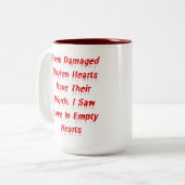 破損した壊れたハートにも価値のあるデザイン ツートーンマグカップ (正面左)
