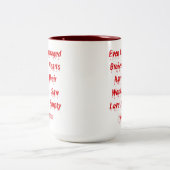 破損した壊れたハートにも価値のあるデザイン ツートーンマグカップ (中央)