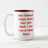 破損した壊れたハートにも価値のあるデザイン ツートーンマグカップ (左)
