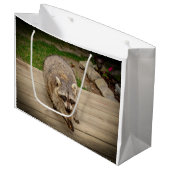 破片を持つアライグマ ラージペーパーバッグ (正面アングル)