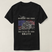 硫黄島WWII退役軍人メモリアルデーUSA国旗の軍隊P Tシャツ (デザイン正面)