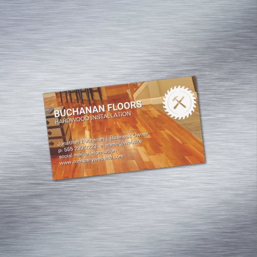 硬質木材の床とタイル |ソーとハンマーのロゴ マグネット名刺 (インサイチュ)