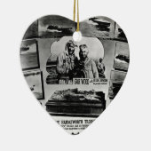 硬鱗魚類ガーパイク属の木製のヴィンテージの高速モーターボートの競争の失敗アメリカ大陸 セラミックオーナメント (右)