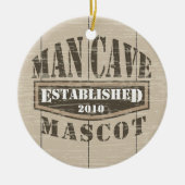 確立される人の洞窟のマスコット- (年を加えて下さい) セラミックオーナメント (正面)