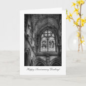 礼拝堂の祭壇上 - 愛する人へ、幸せな記念日 カード (黄色い花)