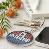 社会不安の生き残り キーホルダー (正面右)