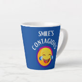 社会的に意識が高く意欲を起こて、愛らしい カフェラテマグ (右アングル)