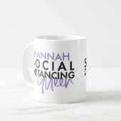 社会的距離クイーンモダンタイポグラフィデザイン コーヒーマグカップ (正面左)