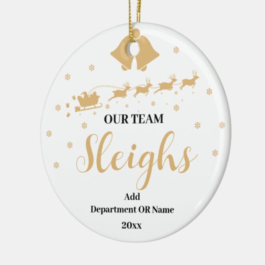 社員へのクリスマスプレゼントをチームで振る セラミックオーナメント (左)