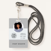 社員モダンの写真IDロゴ | QRバーコードグレー バッジ (正面ランヤード)