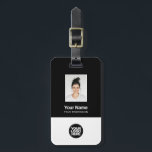 社員企業のの写真、バーコード、ロゴ、名前 ラゲッジタグ<br><div class="desc">写真、スキャンカスタムバーコード、ビジネスロゴ付きの従業員の名前ラゲージタグを簡単にパーソナライズ。白黒シンプルカラーのビジネスデザインで、前面と背面のサイズで完全にカスタマイズ可能、サンセリフの基本およびモダンフォントとプロフェッショナルと外観澄ん。社員旅行ガジェット、プロフェッショナルの旅行アクセサリー、会社の旅行セキュリティ荷物IDラベル、出張のためのボスガジェットとして最適。荷物タグは、両面プリントまたはカードスロット独身の付きの両面に使用できる。最小注文なし。</div>