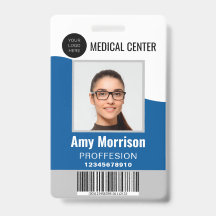 社員向けのラニャード付きIDバッジ