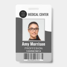 社員向けのラニャード付きIDバッジ