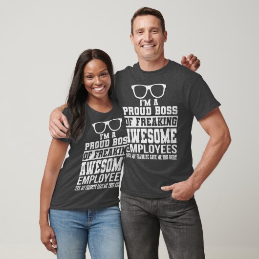 社員誇りを持ったのボスで素晴らしす Tシャツ (ユニセックス)