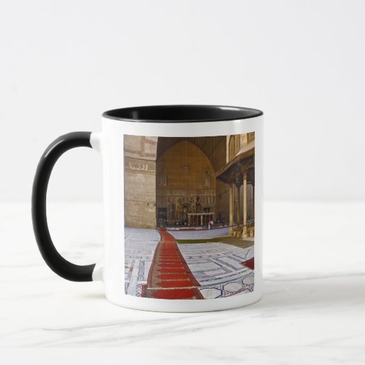 祈りの言葉の抱擁がイスラム教のモスク、カイロに通じている。 マグカップ (左)