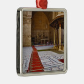 祈りの言葉の抱擁がイスラム教のモスク、カイロに通じている。 メタルオーナメント (右)