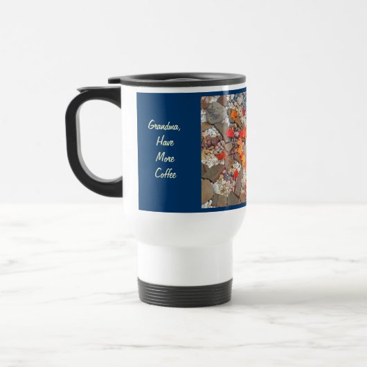祖母にするべきより多くのコーヒー・マグのユーモアのロットがあります トラベルマグ (左)