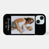祖母になる 白抜きスクリプト 3枚の写真 iPhone 15ケース (裏面横)