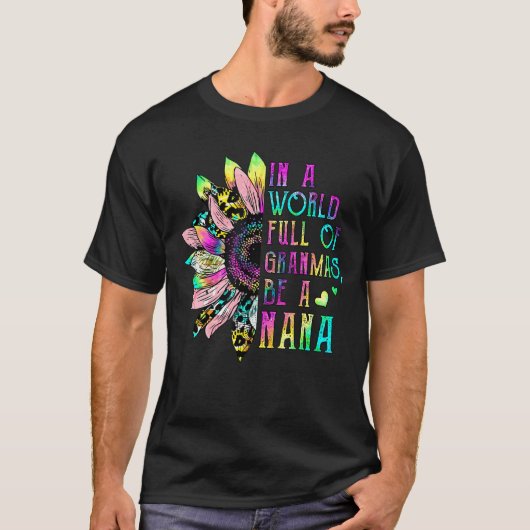 祖母に満ちた世界では、ナナ・ヒマワリ・モになる Tシャツ (正面)