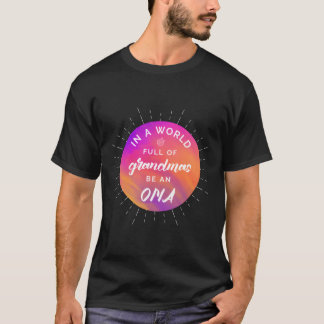祖母に満ちた世界で大麻になる Tシャツ