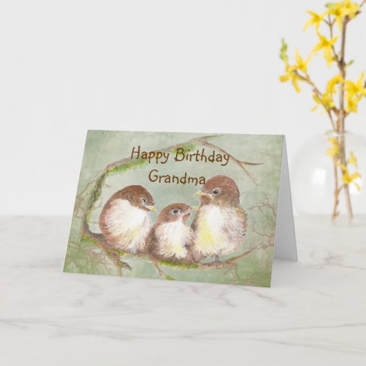 祖母のかわいいすずめの鳥家族のための誕生日 カード (黄色い花)