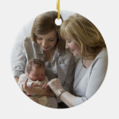 祖母の初めてのクリスマスパーソナライズされた写真 セラミックオーナメント (裏面)