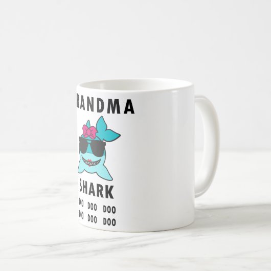 祖母の鮫のマグ、Doo Doo Dooのおもしろいな鮫のマグ コーヒーマグカップ (正面右)