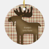 祖父の小さいハンターの素朴な丸太小屋 セラミックオーナメント (裏面)