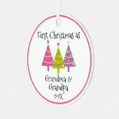 祖父母として可愛い初めてのクリスマス メタルオーナメント (正面左)