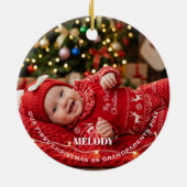 祖父母と過ごす初めてのクリスマスの赤ちゃん女の子写真 セラミックオーナメント (裏面)