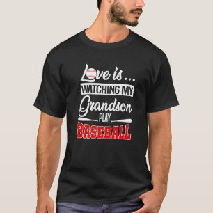 祖父母の日の愛が私の孫の番組を見ている Tシャツ