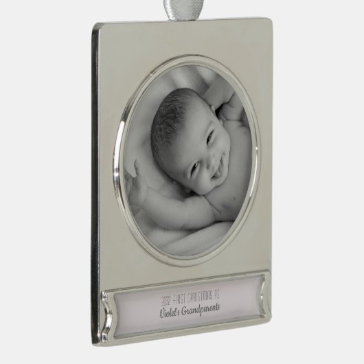 祖父母の第1回のパーソナライズされたクリスマス名写真 シルバープレートバナーオーナメント (右)