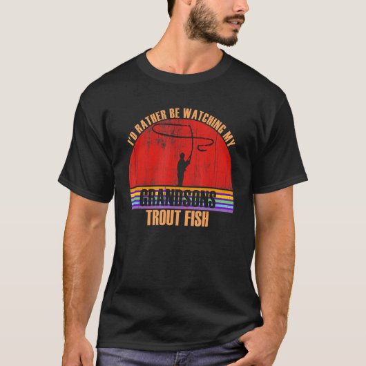 祖父母はむしろマスの魚の孫を見ている Tシャツ (正面)