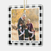 祖父母クリスマスフォト白黒Plaid セラミックオーナメント (左)