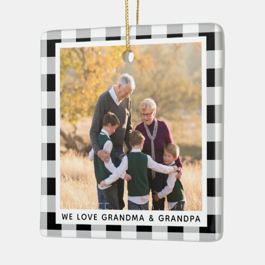 祖父母クリスマスフォト白黒Plaid セラミックオーナメント (左)